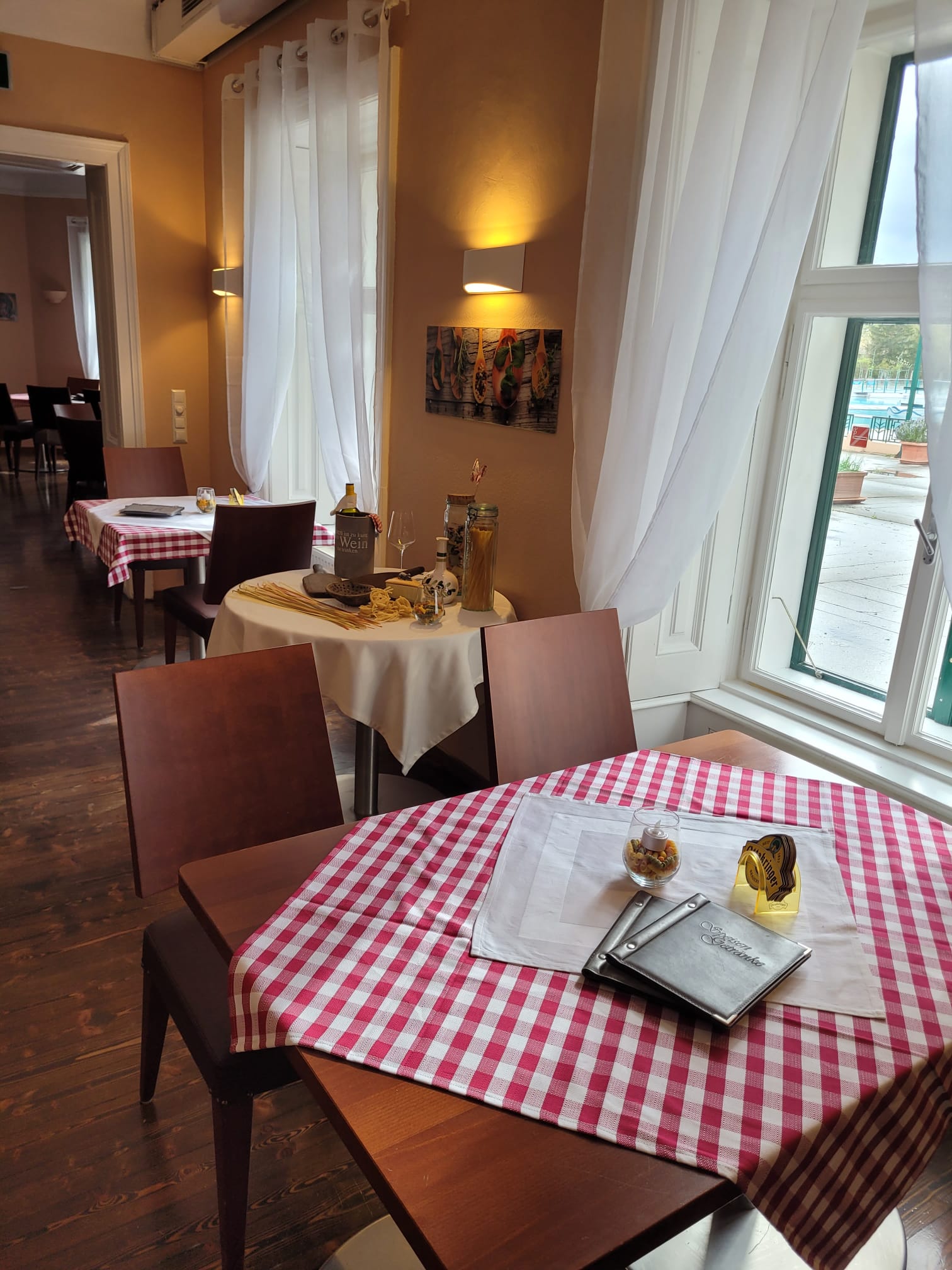 innenansicht pizza pasta taverne
